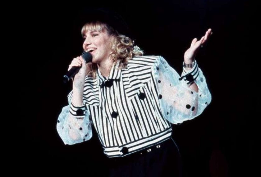 Debbie-gibson-net-worth-perform